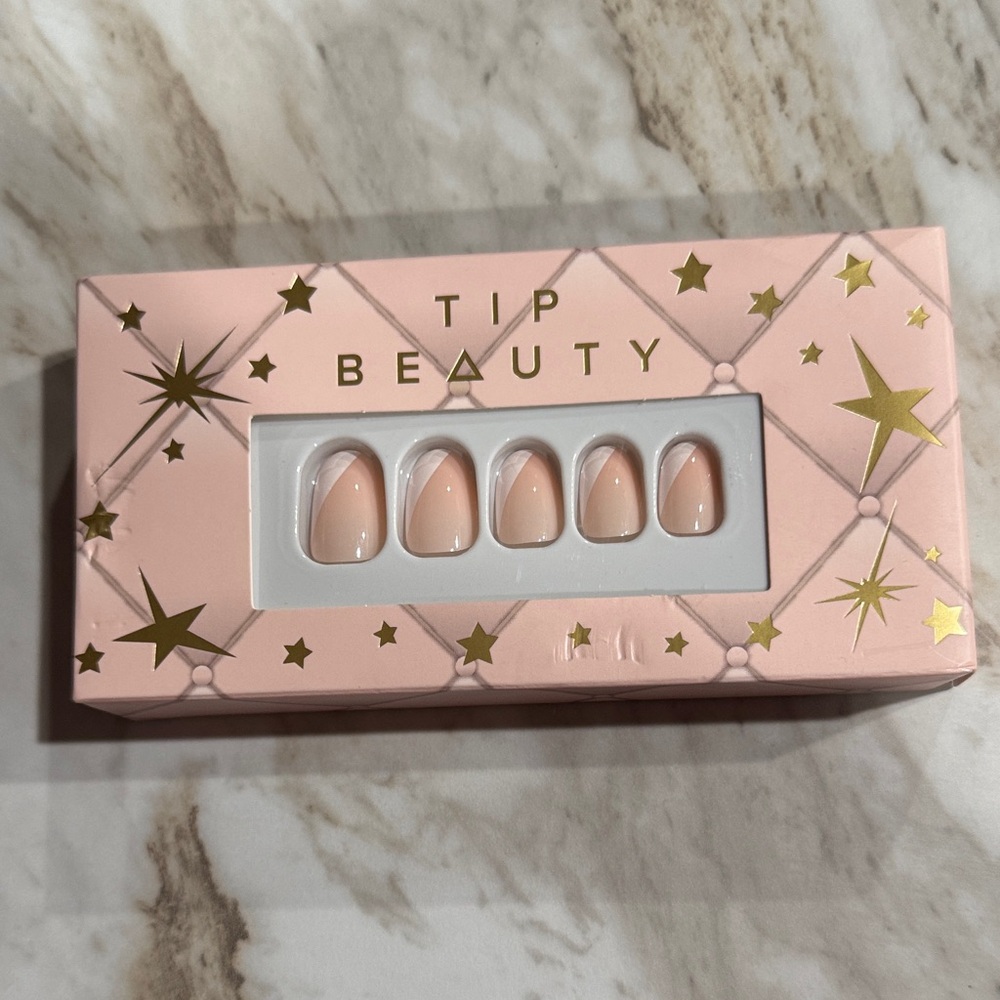 Nude Press-On Nails with Gold Star Accents